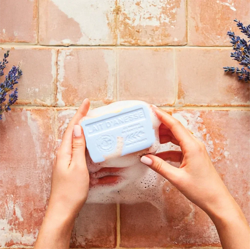 Savon solide parfumé au Lait d'Anesse – Au beurre de karité bio 250g